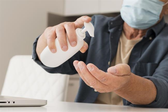 Se bodo ukrepi za zajezitev epidemije še zaostrili? (foto: freepik.com)