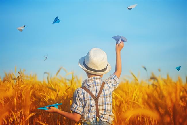 Se počutim svobodnega kot otrok na fotografiji? (Foto: Freepik.com)