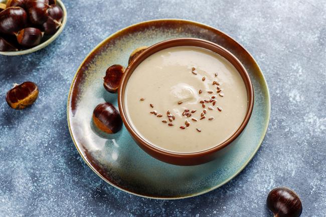 Kostanj vsebuje številne vitamine in minerale, poleg tega je tudi zdravilen, zato ga dodajte tudi na praznični jedilnik. (Foto: Freepik.com)