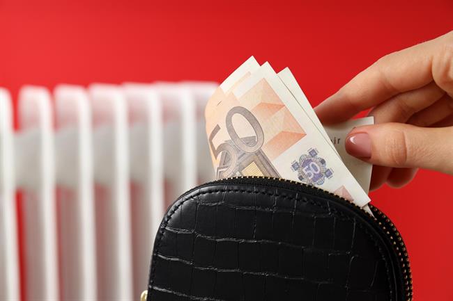 Za prejem 200 evrov energetskega dodatka ni potrebno vložiti vloge. (FOTO: Freepik.com)