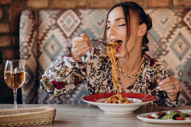Pasta "alla norma" testenine so hitro pripavljene in izjemno okusne (Foto: Freepik.com)