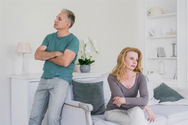 Ne vztrajajte v nasilnem odnosu, odidite! (foto: freepik.com)