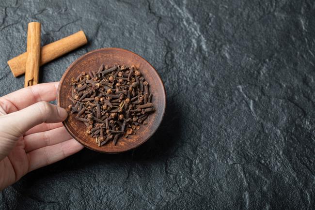  	Nageljnove žbice ščitijo pred boleznijo. (foto: Freepik.com)