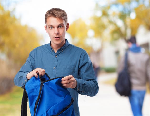 Pokvarjeno zadrgo lahko v hipu popravite sami. (foto: Freepik.com)