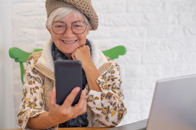 Facebook, Instagram in Messenger povezujejo ljudi – z enim klikom lahko slišite glas, vidite nasmeh ali delite trenutek, ki vam polepša dan. (Vir: Freepik)