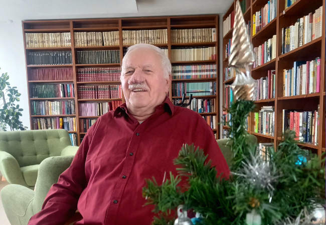 Marko Finec, dolgoletni stanovalec Doma starejših občanov Bežigrad, tudi v zrelih letih ostaja izjemno aktiven in povezan s skupnostjo. (Foto: Vlado Kadunec)