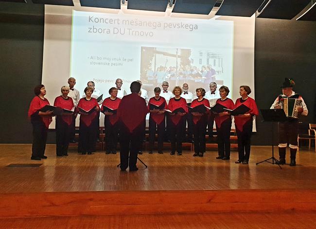 15. obletnica pevskega zbora Društva upokojencev Trnovo. (Foto: Mojaleta)