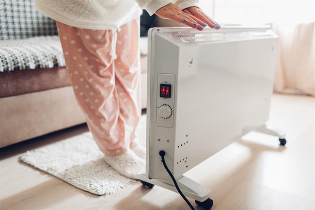 Pred začetkom zime preverite predvsem ogrevalne naprave, detektorje, električne kable in mesta, kjer bi lahko prišlo do padca. (Foto: Thinkific)