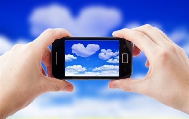 Nedelujoč ali rabljen mobilni telefon vam bodo po novem odkupili na Pošti Slovenije. (foto: www.123rf.com)
