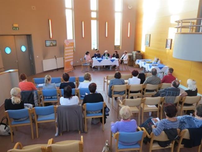 V velikih primerih so NVO edina povezava starejših z preostalo družbo. 