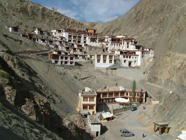 Eden najslavnejših budističnih samostanov v Ladaku – Rizong, dobro skrit v težko dostopni soteski. (foto: A.P.)