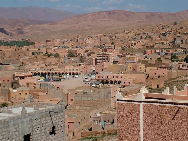 Pogled na zanimivo rdeče mesto, center doline – Dades. (foto: A.P.)