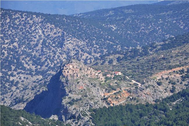 Pogled na Anavatos – mesto duhov. (foto: A.P.)