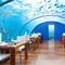Podvodna restavracija na Maldivih. (foto: conradhotels3.hilton.com)
