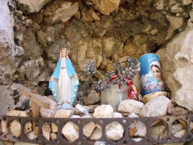 Krščanske podobice (foto: Autentica)