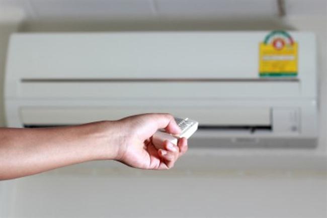 V vročih dneh je uporaba klime priporočljiva. Pomembno pa je, da jo uporabljate pravilno. (foto: www.123rf.com)