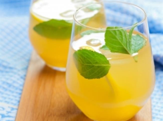 Limonada je izredno zdravilen napitek. (foto: FreeDigitalPhotos.net)