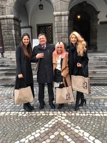 Alma Mujezinović, župan Zoran Janković, Nina Šušnjara in Lucija Gubenšek.