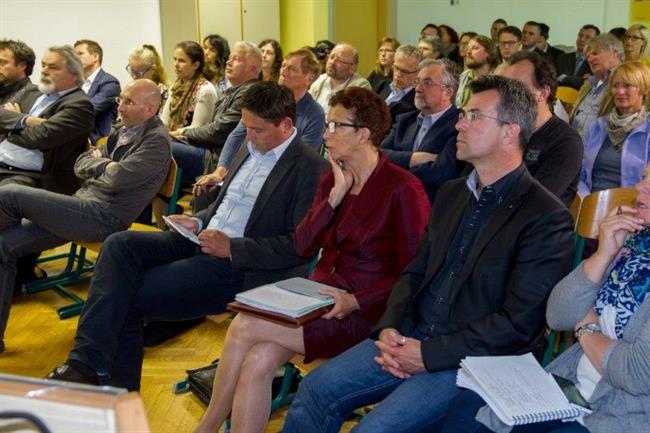 Odlična udeležba na festivalu pametnih rešitev v Kranju. (foto: MOK)