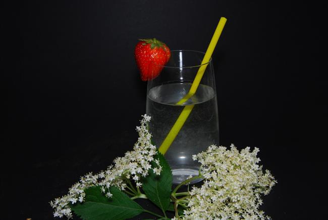 Bezgov sirup z meliso. (foto: OblizniPrste.si)