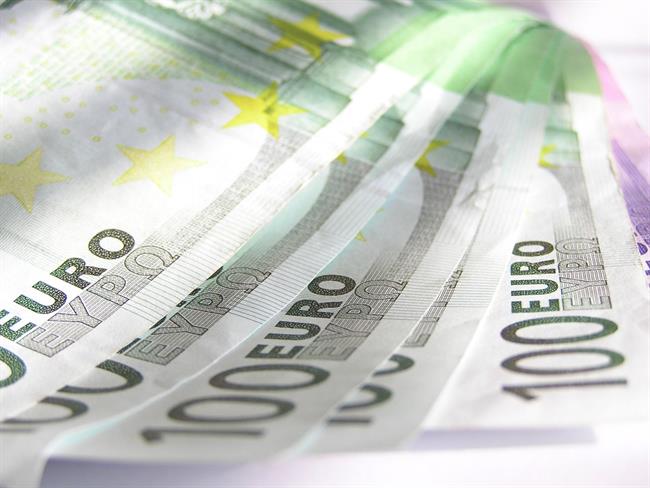 Elektronsko poslovanje prinaša prednosti in prihranke. (foto: freeimages.com)