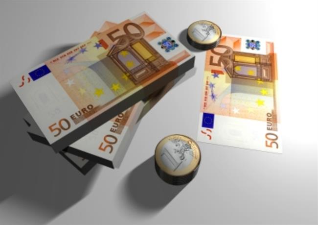 Od 1. januarja 2016 znaša najnižja pokojninska osnova 775,10 eur. (foto: FreeDigitalPhotos.net)