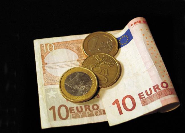 Ne pozabite na plačilo dohodnine. (foto: Freeimages.com)
