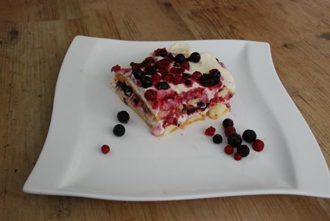 Poletni tiramisu (foto: OblizniPrste.si)