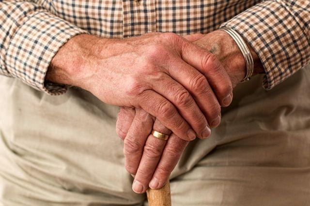 Domovi za ostarele bodo po novem še dražji. (foto: pexels.com)