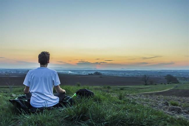 Zunanjega sveta ne moremo preprosto odklopiti, če ne naredimo najprej notranjega odklopa. (foto: pexels.com)