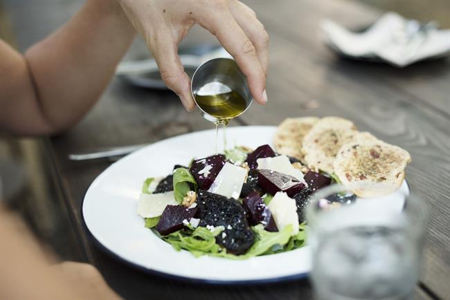 Rdeča pesa in hruška v solati je izredno zdravilna kombinacija. (foto: pexels.com)