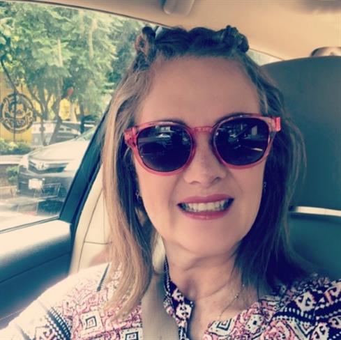 Mehiška igralka Erika Buenfil je pred nekaj dnevi praznovala že svojo 35. obletnico delovanja v igralskem poklicu. (foto: Instagram)
