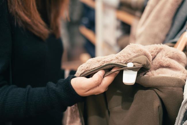 Nova oblačila so največkrat polna kemikalij. (foto: pexels.com)