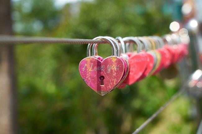 Tudi upokojenci so lahko tarča prevarantov. (foto: pexels.com)