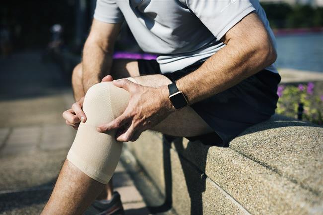 Naj obrabljeno koleno ne ukrade vašega trenutka. (foto: pexels.com)