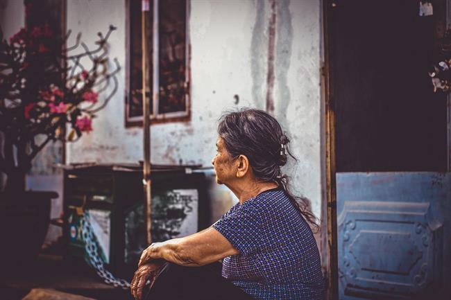 Pomembno je preseči stigmo in stereotipe, ki se držijo demence. (foto: pexels.com)