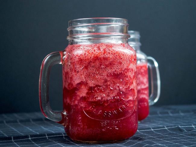 Napitek iz lubenice pomaga pri zdravem hujšanju. (foto: pexels.com)