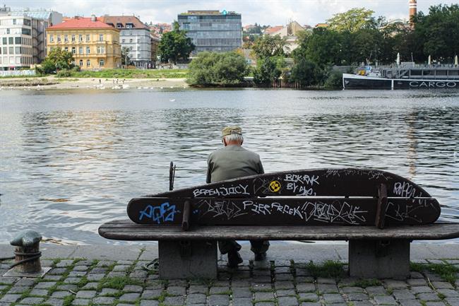 Danes živi po vsem svetu več kot 50 milijonov oseb z demenco.  (foto: pexels.com)