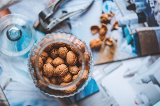 Orehi krepijo srce in spomin. (foto: pexels.com)