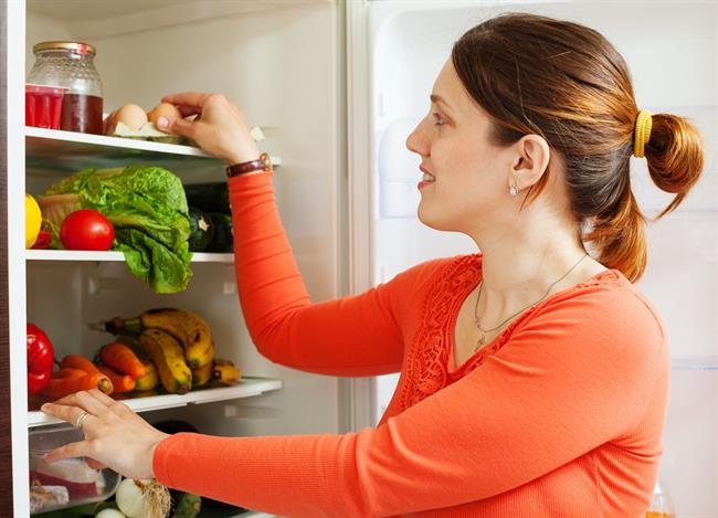 Veliko izdelkov, ki jih večinoma shranjujemo v hladilniku, ne spada v hladilnik! (Foto: Freepik.com)