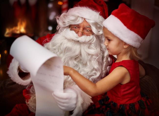 Čeprav otroci nestrpno čakajo na Božičkova darila, najbolj hrepenijo po božičnih praznikih, polnih razumevanja, veselja in ljubezni. (Foto: Freepik.com)