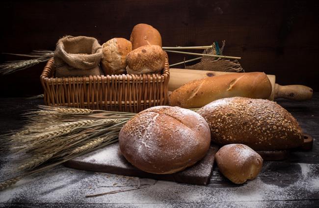 	S preprostim trikom lahko stari kruh spremenite spet v svežega. (foto: Freepik.com)