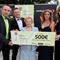 Norma Bale, Kultprotur so ravnateljici OŠ Negova predali ček v višini 500 evrov. (foto: Mediaspeed.net)