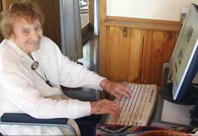 Ena najstarejših blogerk na svetu Olive Riley. (foto: www.oddee.com)