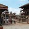 Bhaktapur, nekdaj tretje kraljevsko mesto v Katmandujski dolini, ima najlepše ohranjeno srednjeveško mestno jedro. 