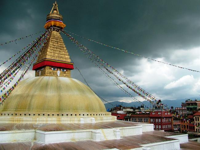 Mogočna stupa Bodnath. (foto: A.P.)