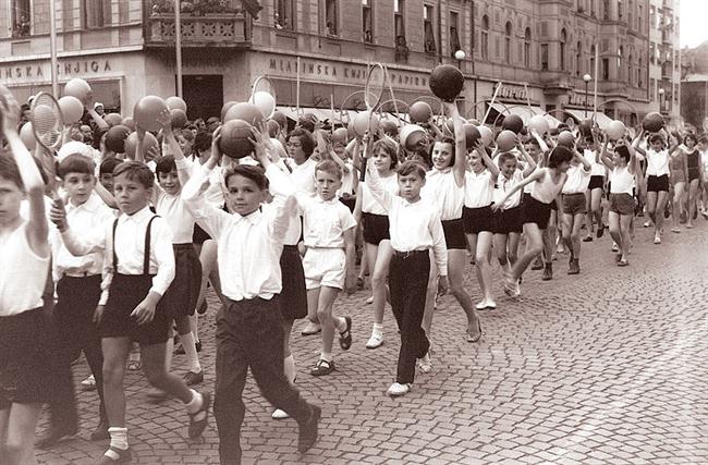 Dan mladosti v Mariboru leta 1961. (avtor fotografije: Dragiša Modrinjak, vir Wikipedia) 
