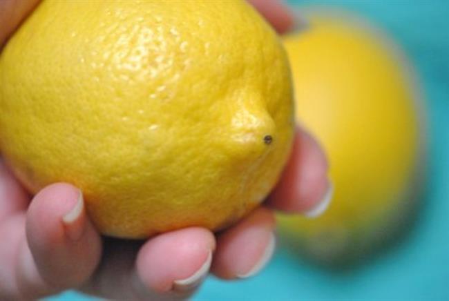 Očistite ledvice z limoninim napitkom. (foto: www.123rf.com)