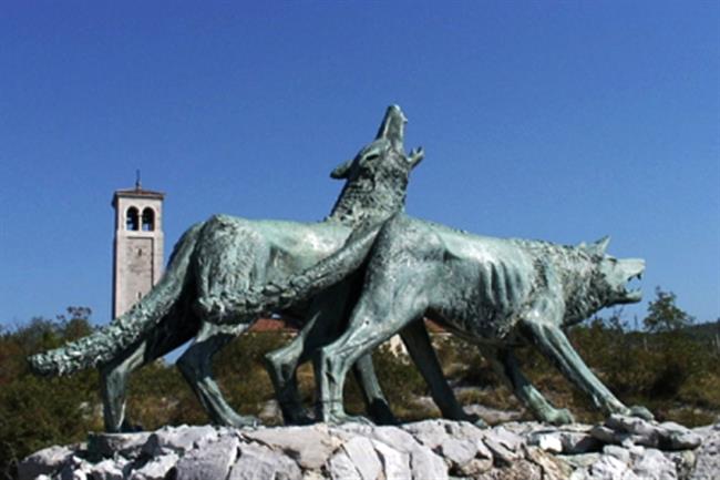 Spomenik v čast pehoti Toskanskim volkovom