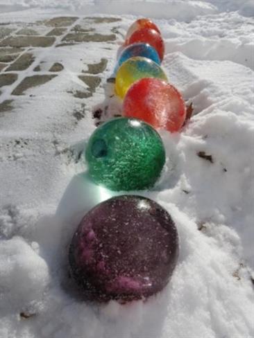 Pisane ledene krogle. (foto: Pinterest)